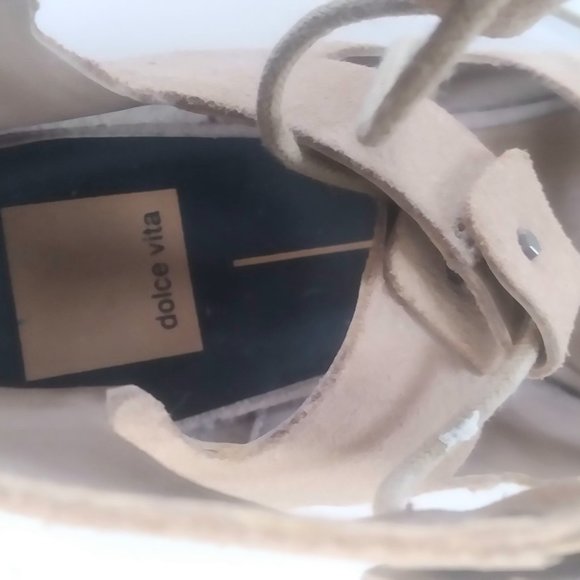 Dolce Vita Suede Wedge Sandal.  Size 9 - Picture 2 of 2